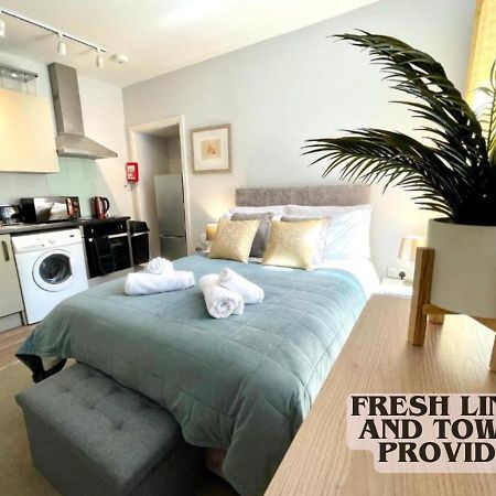 Апартаменты Cute And Cosy Studio In A Fantastic Location! Bishops Stortford Бишопс-Стортфорд Экстерьер фото